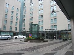 Scandic ・Simonkentta・Helsinki（スカンディック・シモンケンタ・ヘルシンキ）
正面入口から入ってチェックインしました。スーツケースは入れたところにありました。無事に再会できました。