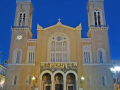 ホテルの近くのミトロポレオス大聖堂
アテネの街で1番大きな大聖堂で、大統領就任式などの国家行事が行われる有名な教会です。