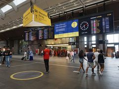 ●オスロ中央駅

とってもすっきりした駅。
出発案内板と到着案内板も素敵です。
