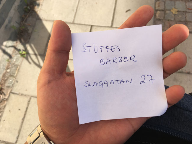 Falunを出る前に髪を切っておこう、日本で切るタイミング逃したので。。。<br /><br />ダウンタウンでヘアサロンみたいなところを見つける。受付のお姉さんにここでボウズってできる？って聞いてみたら、隣の通りにあるヘアカットの方がいいかもといって、住所のメモくれた。<br /><br />これは一例。Dalarnaもとよりスウェーデン人たちは、親切で優しい。<br /><br />（２／４）へ続く。