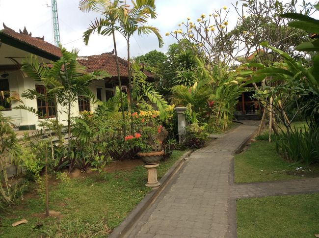 小さいホテルながら散歩できる