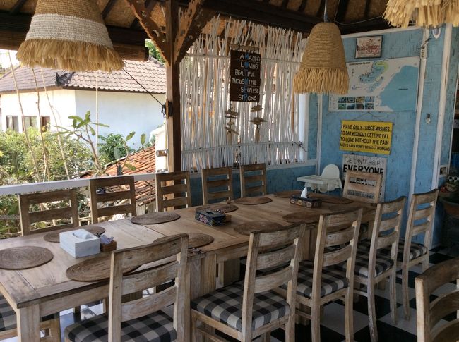 この席しか空いてませんが、リザーブされているようでした。<br /><br />後からくる外人さんからひんしゅくをかってました。<br /><br />我々が帰る頃、日本人の団体が来ました。<br />