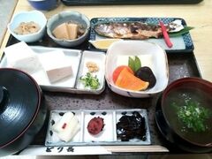 洞川温泉は鮎の塩焼きが食べられる店がたくさんあります。

今回はとり長食堂でお昼をいただきました。0747-64-0081