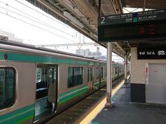 我孫子駅に到着して、成田線に乗り換えて成田に向かいます。
ドアが暑さ対策なのか、車輌に付き一つのドアしか空いてません。