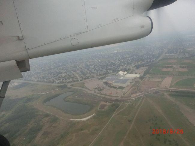 エドモントン空港の周辺はずいぶんの田舎です。<br />町はどのくらいの大きさかは分かりません。