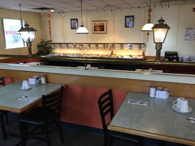 Red Apple Family Rstaurant　はディスカバリーインにある<br />レストランで日曜日はやっていないところが多いので<br />日曜日の夜に食べに来ました。