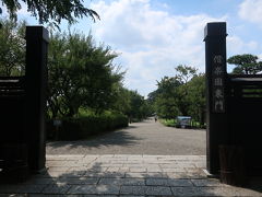常磐神社の隣には、水戸といえばの偕楽園。