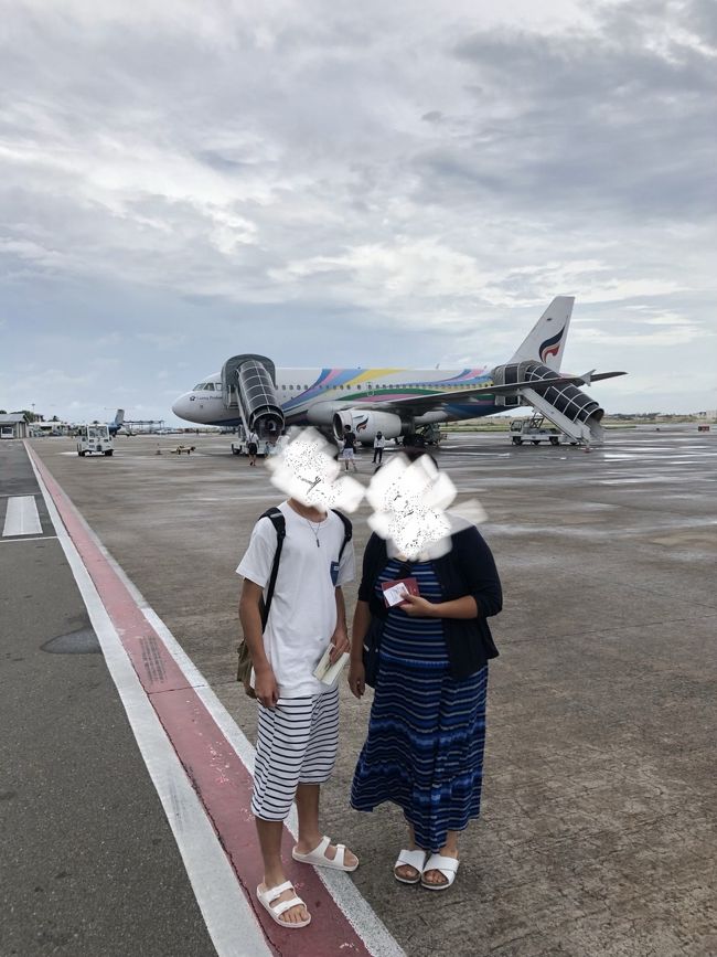 徒歩で搭乗。往路と同じバンコクエアウェイズで経由地バンコクへ。