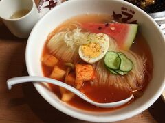 冷麺で昼食