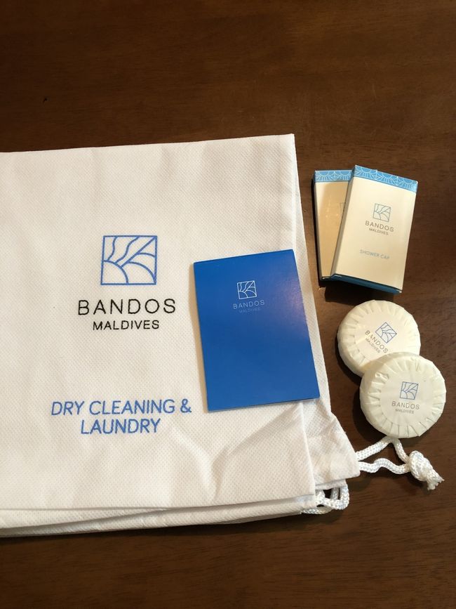 バンドスのアメニティはシンプルでオシャレ。<br />しばらくリビングにディスプレイしてモルディブの余韻に浸ります(^_^)<br />旅行記見てくださりありがとうございました！