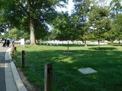 朝朝食をとって、ウーバーで10時ころにArlington National Cemeteryに到着しました。