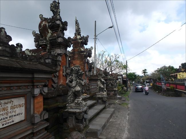 その前に今日は、ちょこっと遠出。<br /><br />去年、北部へ行く途中に寄りたいと思いながら、時間がなくて行けてなかったジャティルイの棚田へ行ってみたいと思います。<br /><br />ほんとは、チャンプアンリッジウォーク → サリ・オーガニックカフェ みたいな王道コースとも迷ったのですが、まずはこちらを優先することにしました。