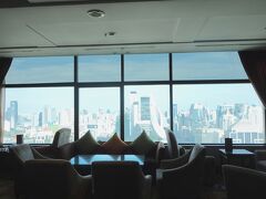 観光が終わって、インターコンチネンタル バンコクへのチェックインは37階のクラブラウンジで。