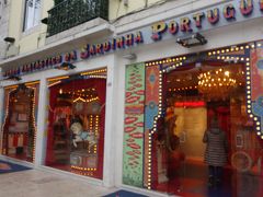 缶詰のお店
缶詰のパッケージに年号とその年の出来事が入ってます