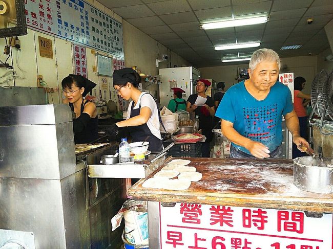 この優しい表情のおじちゃんが、みるみるうちにおいしいもの作っていくよ～<br /><br />見てて飽きない！絶対にまた来ます(*^_^*)