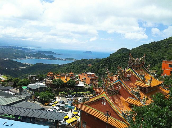 いい天気だから本当に景色がきれい。<br />昼間の九份もなかなかいいです◎<br />ただ暑いけど。