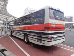ＪＲ奈良線の遅れでｙはきもきしましたが、予約していた良交通の定期観光バス（西ノ京ゆうゆうバスライン）に間に合いました。