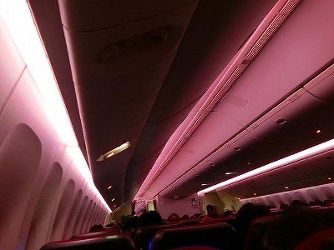 ホノルル便の機内から見える朝焼け 空から見るハワイ ホノルル ハワイ の旅行記 ブログ By ピリラニさん フォートラベル ホノルル便の機内から見える朝焼け 空から見るハワイ ホノルル ハワイ の旅行記 ブログ By ピリラニさん フォートラベル