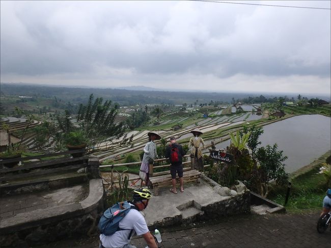 おぉ～～！！<br /><br />壮観！！ (^▽^)<br /><br />ただ、こっちのほうまで来たら空が急に曇りだして。。<br />ちょっと残念でしたね～。まあ仕方ないけど。