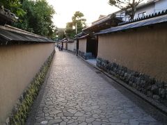 用水路をぬけて　お香とかのお店をみて近江市場へ向けて歩きはじめる
夕焼けがキレイで写真撮ろうとよさげな小道にはいったら偶然　長町武家屋敷跡だったとご飯食べてるときに知る。

～長町武家屋敷跡～