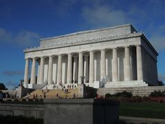 そのまま歩いてリンカーン記念館へ。

人の大きさと比べると、いかに大きな建物かが分かりますね。

そして、この中には、