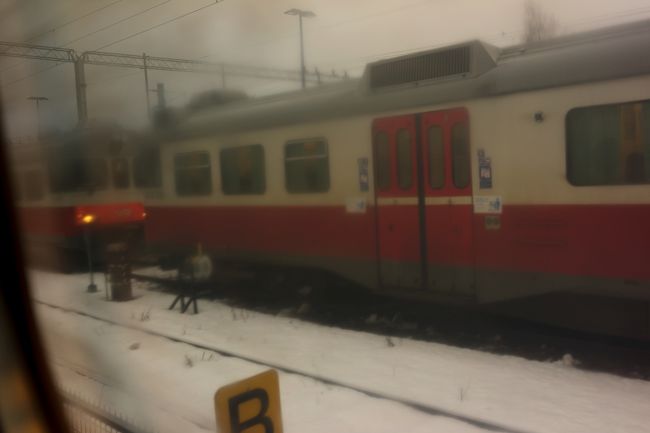 途中でご飯タイムがあったり<br />パスポートコントロールがあったりして<br />あっさりと到着です。<br /><br />