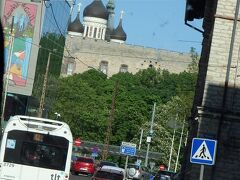エストニア旧市街が見えてきました。
左手前が本日から２泊宿泊するホテルです。