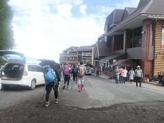 なんだかんだ言って。結構休んでも2時間半くらいで降りてこれました。