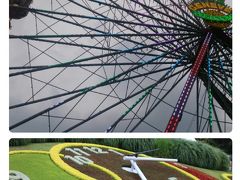 イベントやってて屋台が沢山。いつもなのかな？有名な花時計。季節によって花が変わるらしい。