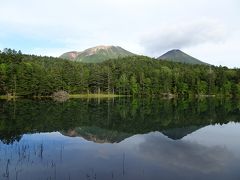 オンネトーに立ち寄ってみました。
逆さ雌阿寒岳＆阿寒富士が素晴らしい。