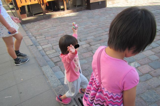 「こけしちゃんー」とはしゃいでる三姉妹<br />「マトリョーシカやで」と何度か言ってると<br />呼び方が「こけし」→「マトリョーシ」に変わる