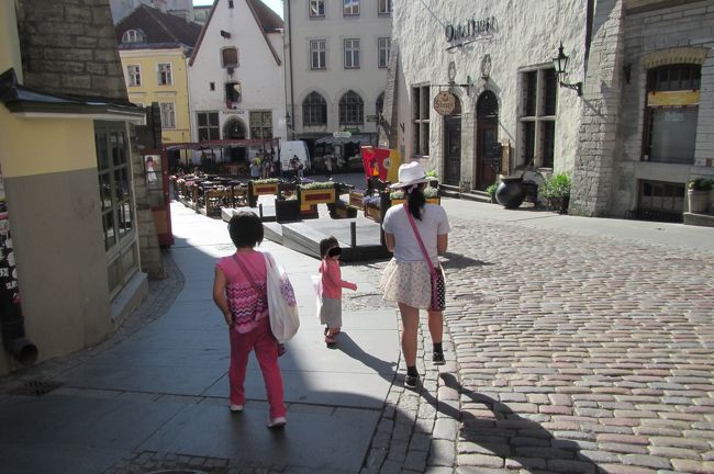 ここから近い「職人の中庭」は唯一朝から開いてるから行きたかったけど<br />時間が足りなかった<br />ショコラテリエ飲みたかったなぁ