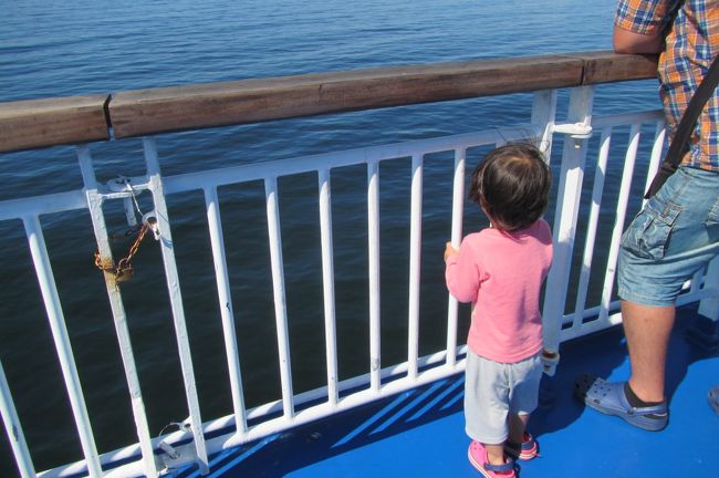 「うみー<br />きれいねー」<br /><br />そうだね。お姉ちゃんも喜ぶと思うから誘ってみよう