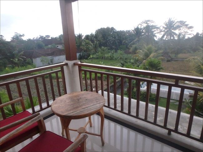 広々としたこのバルコニーからは<br /><br />180度 なにひとつ視界を遮るもののない