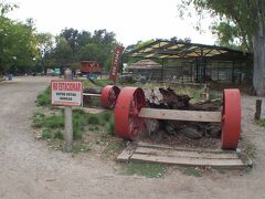 【世界最強（恐）の動物園：ブエノスアイレスのルハン動物園 Zoo Lujan】

西に向けて高速道路を快適に飛ばす～。同行してくれている現地法人社長様の通訳付きで快適、かいてき....