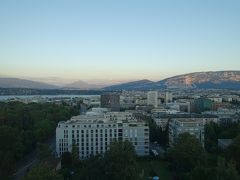 ホテルに戻り。部屋からの夕景。