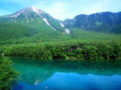 おはよう、焼岳

大正池と言えば朝靄が有名、それを目当てに早朝散歩をする人もいるくらい
しかし！我々は見事に寝過す(笑)