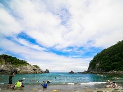 式根島一穏やかなビーチ