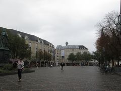 こちらもベートーベンゆかりの場所ミュンスター広場。
この辺りまできたところでカメラ復活。
雨も止んできた。