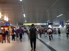 ボンからデュッセルドルフ中央駅に無事戻って来た。

この旅行記は↓
https://4travel.jp/travelogue/11399096
の続きです。