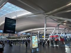 JFK空港からナイアガラの滝へ。
のんびりニューヨークを観光しようか迷ったが、「世界3大漠布」という言葉に惹かれて行くことにした。
ナイアガラの滝は個人手配で周ったが、高くてもツアーにした方がかなり効率良く観光できると思う。