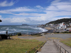 それにしても、土曜日の10時半だというのに、この人の少なさはどうしてだろう。
新田義貞による鎌倉攻めで有名な古跡だが、最近は、あまり人気が無いのか。