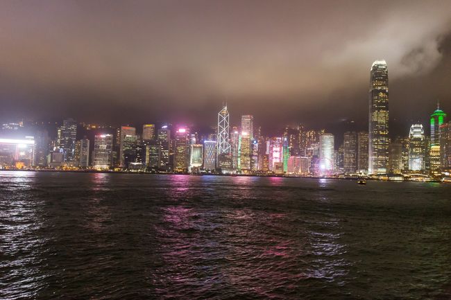 尖沙咀からの夜景。<br />あいにくの天気です。