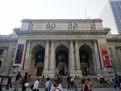 最終のフェリーでマンハッタンに戻り市内観光。
時間が合わず、観光出来ていなかったニューヨーク市立図書館へ閉館間際に到着。