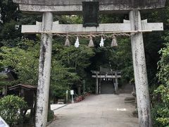 ホテルからすぐの玉作湯神社に来ました。
「出雲国風土記」にも登場する古社で、パワースポットしても知られます。

