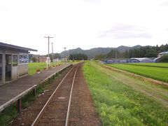 列車は前田南駅を通過。ここは”君の名は”で登場した駅に似ていると一時期話題になりました。