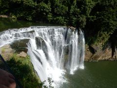 台湾のナイアガラと言われる十分大瀑布
今日の水量多い。