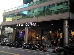 首璽咖啡
臺南市東區裕農路375號
