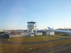 ゴールドコースト空港に着陸。

前回、1999年に来たときは、ブリスベン空港だったので、
ゴールドコースト空港は初めて。