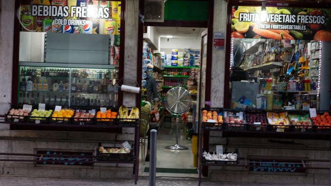 コンビニ的な感じのお店